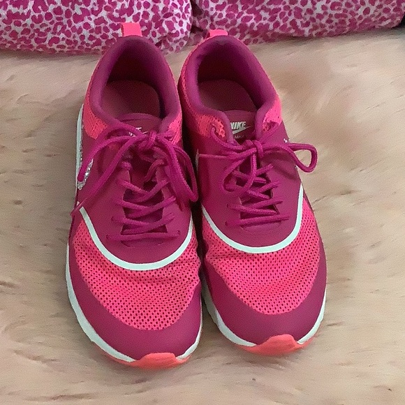 Nike Air Max Thea with Swarovski crystals. Sz 7.5 - Picture 5 of 16
